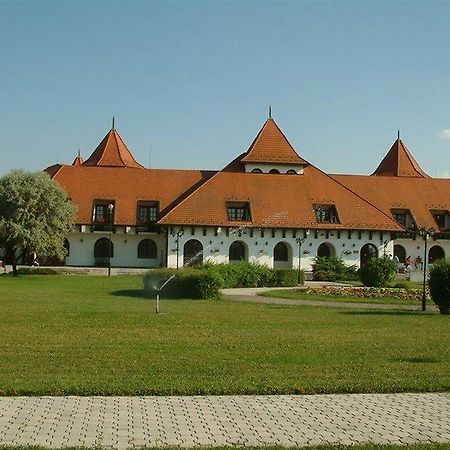Hortobagy Club Hotel المظهر الخارجي الصورة